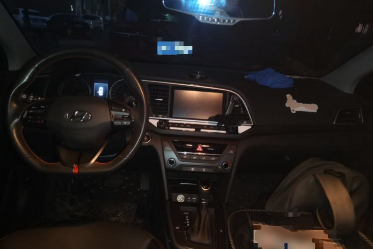 Used Hyundai Elantra (6th Generation / Lingdong) 2018 1.4T Dual-Clutch Xuan Dong · Dynamic Edition Center Console