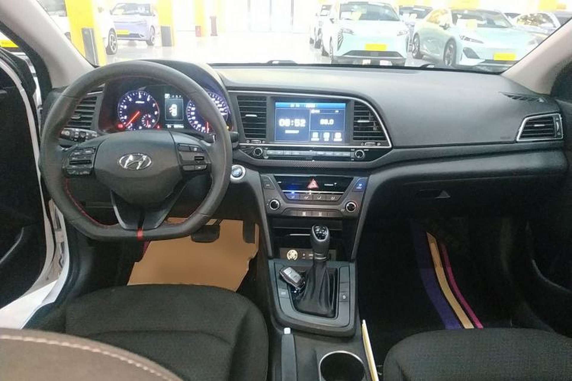 Used Hyundai Elantra (6th Generation / Lingdong) 2018 1.4T Dual-Clutch Xuan Dong · Dynamic Edition Center Console