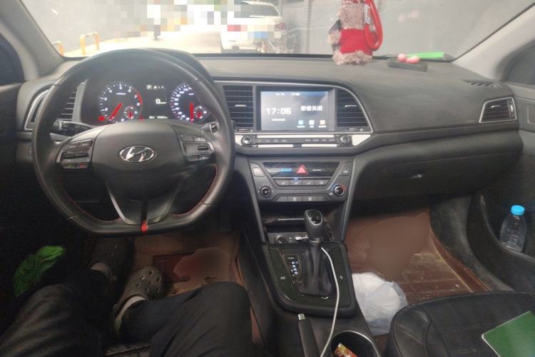 Used Hyundai Elantra (6th Generation / Lingdong) 2018 1.4T Dual-Clutch Xuan Dong · Dynamic Edition Center Console