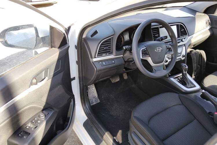 Used Hyundai Elantra (6th Generation / Lingdong) 2018 1.6L Automatic 15th Anniversary Special Edition Driver Seat