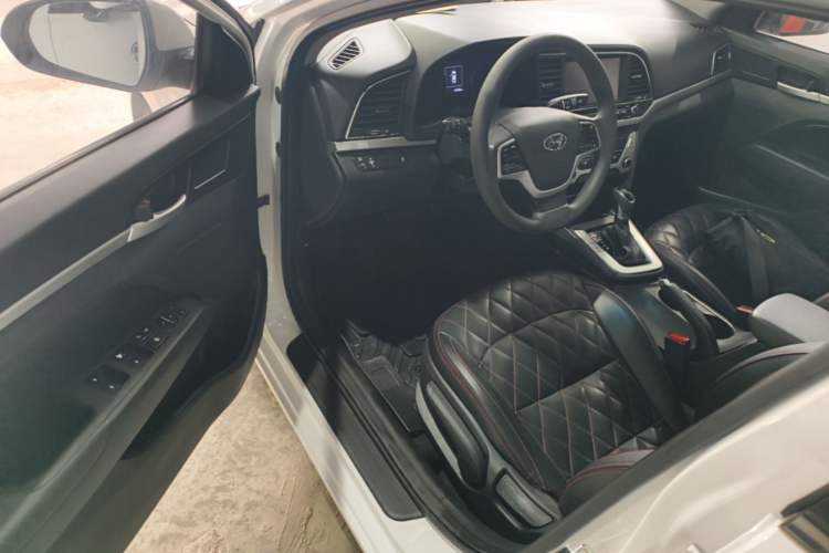 Used Hyundai Elantra (6th Generation / Lingdong) 2018 1.6L Automatic 15th Anniversary Special Edition Driver Seat