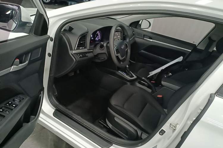 Used Hyundai Elantra (6th Generation / Lingdong) 2018 1.6L Automatic 15th Anniversary Special Edition Driver Seat