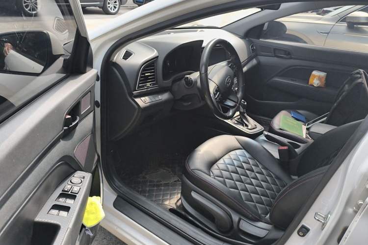 Used Hyundai Elantra (6th Generation / Lingdong) 2018 1.4T Dual-Clutch Xuan Dong · Dynamic Edition Driver Seat