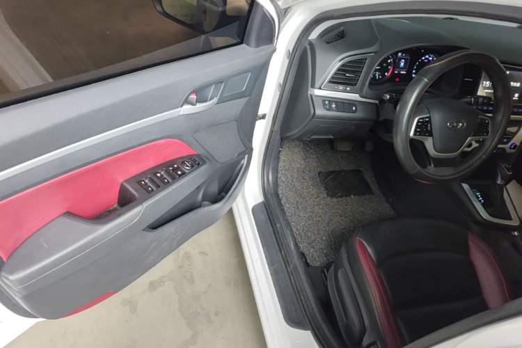 Used Hyundai Elantra (6th Generation / Lingdong) 2018 1.6L Automatic 15th Anniversary Special Edition Driver Seat