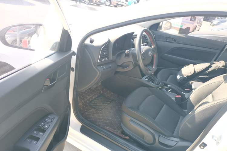 Used Hyundai Elantra (6th Generation / Lingdong) 2018 1.4T Dual-Clutch Xuan Dong · Dynamic Edition Driver Seat