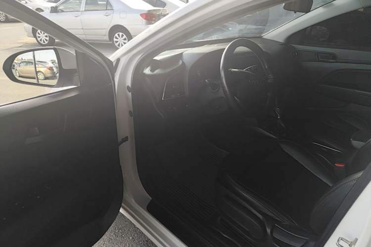 Used Hyundai Elantra (6th Generation / Lingdong) 2018 1.4T Dual-Clutch Xuan Dong · Dynamic Edition Driver Seat