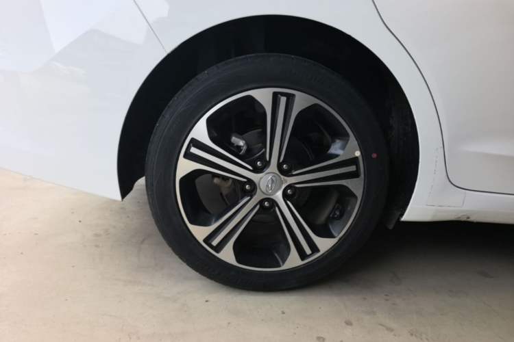 Used Hyundai Elantra (6th Generation / Lingdong) 2018 1.4T Dual-Clutch Xuan Dong · Dynamic Edition Exterior 5
