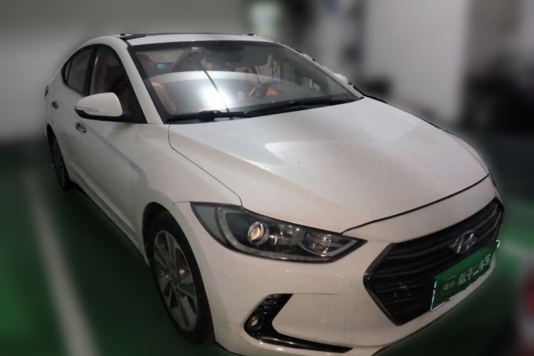 Used Hyundai Elantra (6th Generation / Lingdong) 2018 1.6L Automatic 15th Anniversary Special Edition Front Right 45 Deg