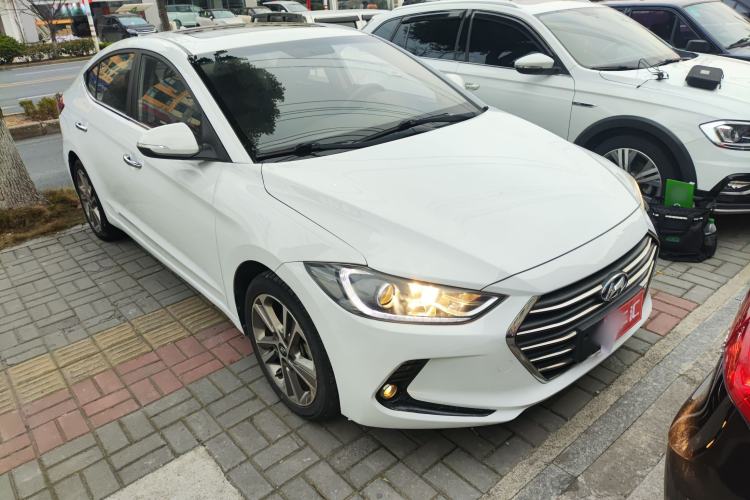 Used Hyundai Elantra (6th Generation / Lingdong) 2018 1.6L Automatic 15th Anniversary Special Edition Front Right 45 Deg