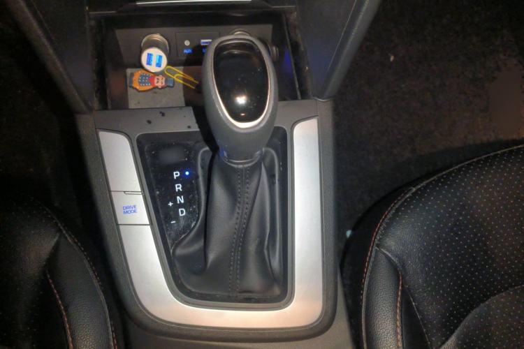 Used Hyundai Elantra (6th Generation / Lingdong) 2018 1.6L Automatic 15th Anniversary Special Edition Gear Lever