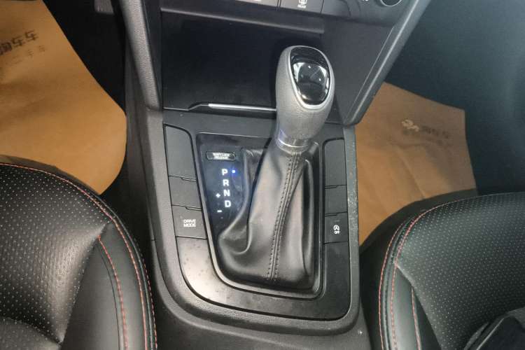 Used Hyundai Elantra (6th Generation / Lingdong) 2018 1.4T Dual-Clutch Xuan Dong · Dynamic Edition Gear Lever