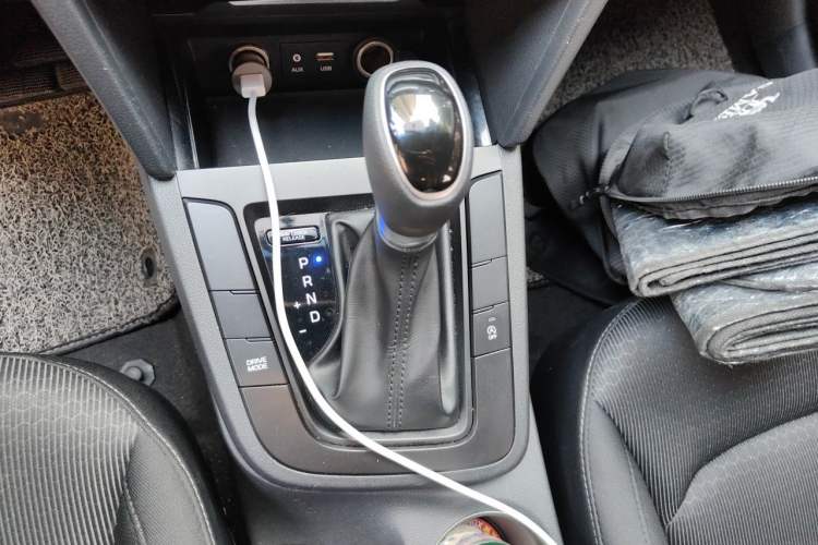 Used Hyundai Elantra (6th Generation / Lingdong) 2018 1.4T Dual-Clutch Xuan Dong · Dynamic Edition Gear Lever