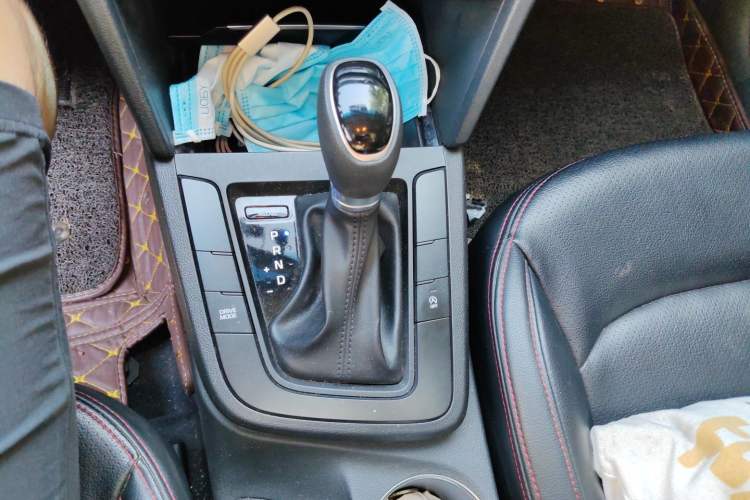 Used Hyundai Elantra (6th Generation / Lingdong) 2018 1.4T Dual-Clutch Xuan Dong · Dynamic Edition Gear Lever