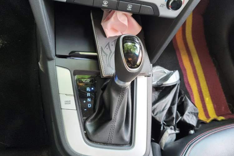 Used Hyundai Elantra (6th Generation / Lingdong) 2018 1.6L Automatic 15th Anniversary Special Edition Gear Lever