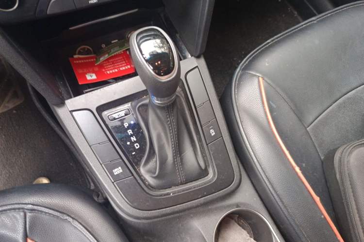Used Hyundai Elantra (6th Generation / Lingdong) 2018 1.4T Dual-Clutch Xuan Dong · Dynamic Edition Gear Lever