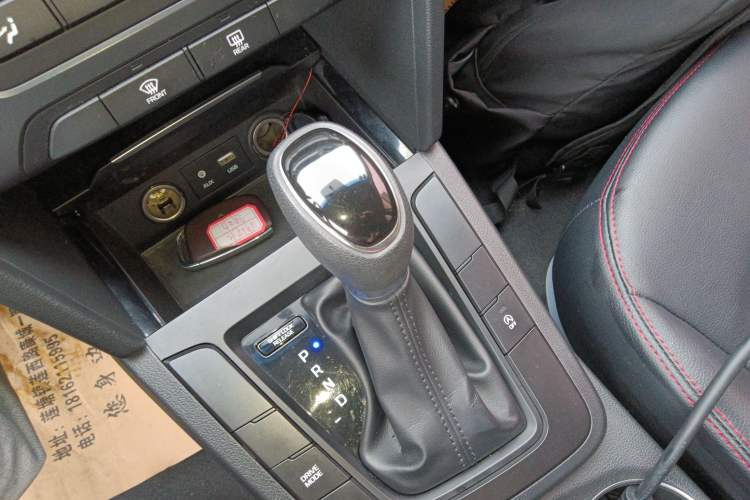 Used Hyundai Elantra (6th Generation / Lingdong) 2018 1.4T Dual-Clutch Xuan Dong · Dynamic Edition Gear Lever