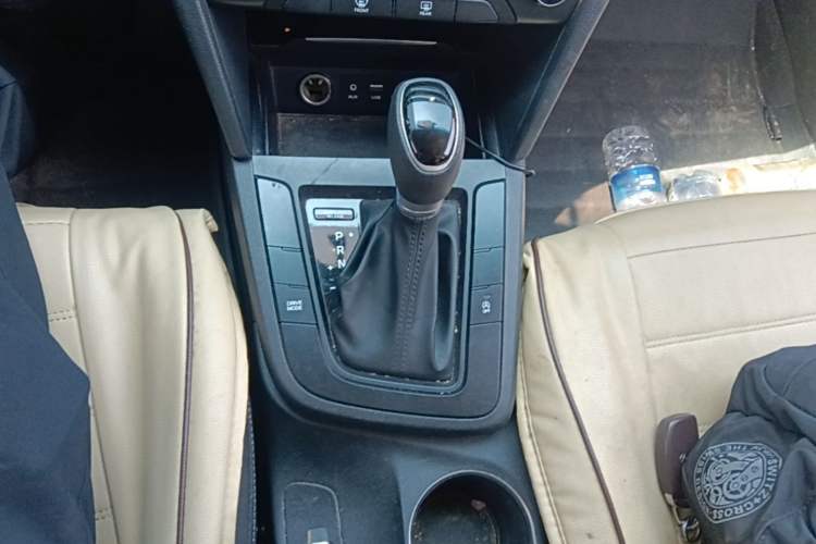 Used Hyundai Elantra (6th Generation / Lingdong) 2018 1.4T Dual-Clutch Xuan Dong · Dynamic Edition Gear Lever