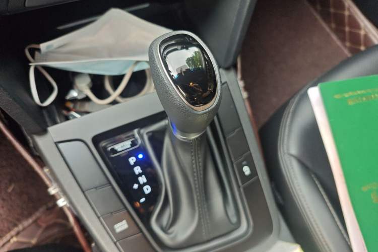 Used Hyundai Elantra (6th Generation / Lingdong) 2018 1.4T Dual-Clutch Xuan Dong · Dynamic Edition Gear Lever