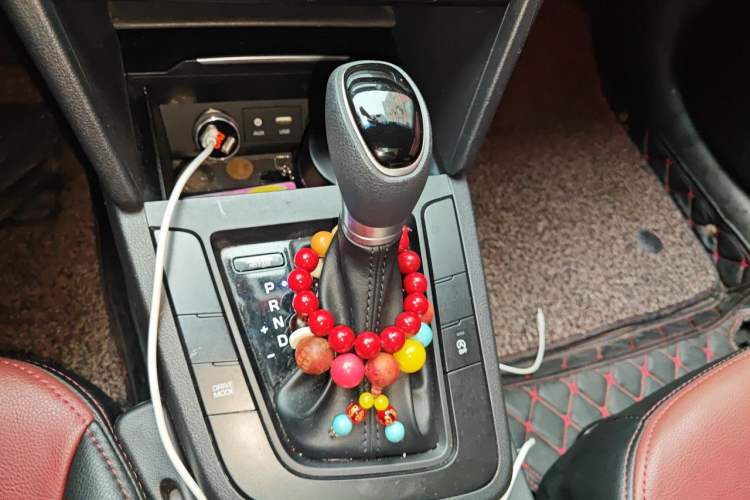 Used Hyundai Elantra (6th Generation / Lingdong) 2018 1.4T Dual-Clutch Xuan Dong · Dynamic Edition Gear Lever