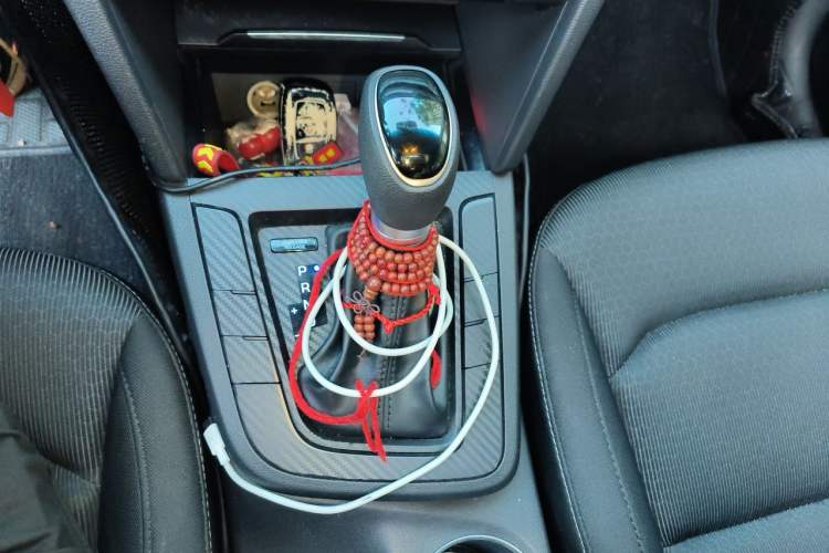 Used Hyundai Elantra (6th Generation / Lingdong) 2018 1.4T Dual-Clutch Xuan Dong · Dynamic Edition Gear Lever