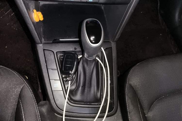 Used Hyundai Elantra (6th Generation / Lingdong) 2018 1.4T Dual-Clutch Xuan Dong · Dynamic Edition Gear Lever