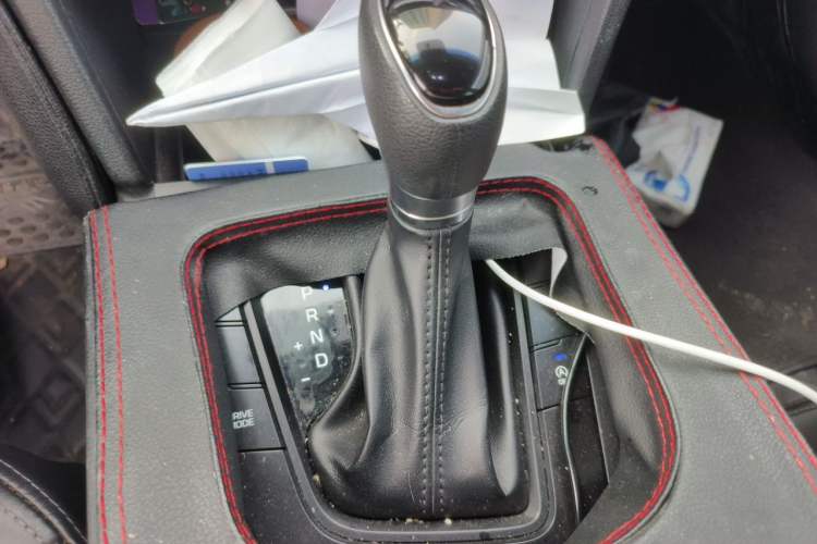 Used Hyundai Elantra (6th Generation / Lingdong) 2018 1.4T Dual-Clutch Xuan Dong · Dynamic Edition Gear Lever