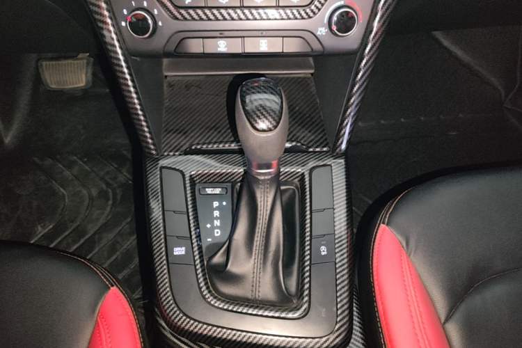 Used Hyundai Elantra (6th Generation / Lingdong) 2018 1.4T Dual-Clutch Xuan Dong · Dynamic Edition Gear Lever
