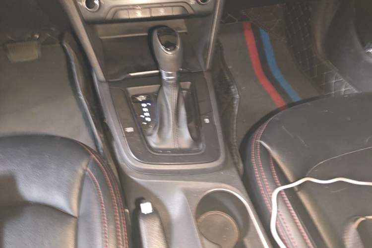 Used Hyundai Elantra (6th Generation / Lingdong) 2018 1.4T Dual-Clutch Xuan Dong · Dynamic Edition Gear Lever