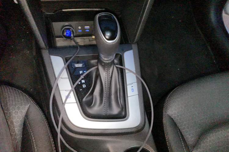 Used Hyundai Elantra (6th Generation / Lingdong) 2018 1.6L Automatic 15th Anniversary Special Edition Gear Lever
