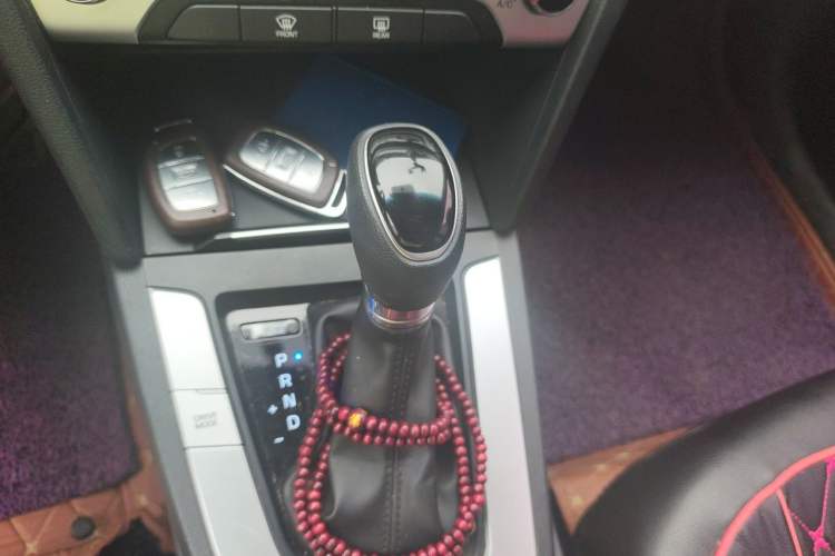 Used Hyundai Elantra (6th Generation / Lingdong) 2018 1.6L Automatic 15th Anniversary Special Edition Gear Lever