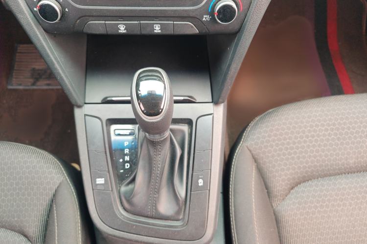 Used Hyundai Elantra (6th Generation / Lingdong) 2018 1.4T Dual-Clutch Xuan Dong · Dynamic Edition Gear Lever