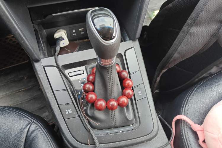 Used Hyundai Elantra (6th Generation / Lingdong) 2018 1.4T Dual-Clutch Xuan Dong · Dynamic Edition Gear Lever