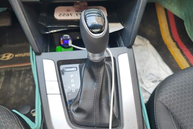 Used Hyundai Elantra (6th Generation / Lingdong) 2018 1.6L Automatic 15th Anniversary Special Edition Gear Lever
