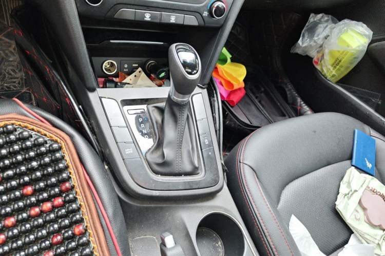 Used Hyundai Elantra (6th Generation / Lingdong) 2018 1.4T Dual-Clutch Xuan Dong · Dynamic Edition Gear Lever