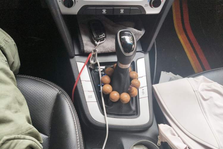 Used Hyundai Elantra (6th Generation / Lingdong) 2018 1.6L Automatic 15th Anniversary Special Edition Gear Lever
