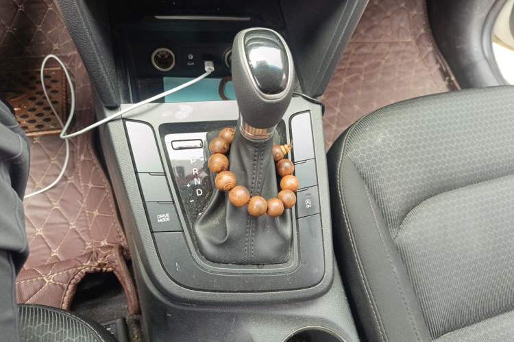 Used Hyundai Elantra (6th Generation / Lingdong) 2018 1.4T Dual-Clutch Xuan Dong · Dynamic Edition Gear Lever