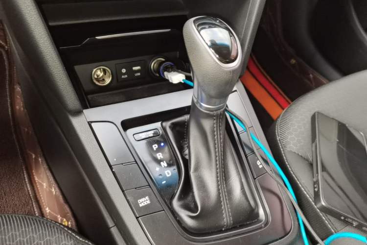 Used Hyundai Elantra (6th Generation / Lingdong) 2018 1.4T Dual-Clutch Xuan Dong · Dynamic Edition Gear Lever