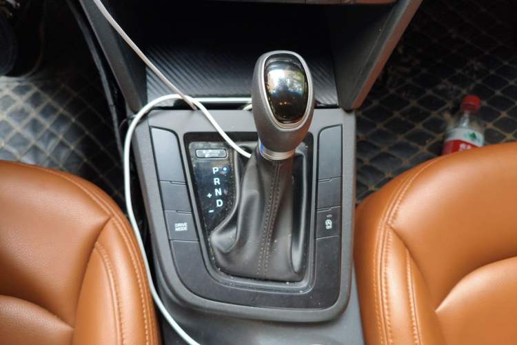 Used Hyundai Elantra (6th Generation / Lingdong) 2018 1.4T Dual-Clutch Xuan Dong · Dynamic Edition Gear Lever