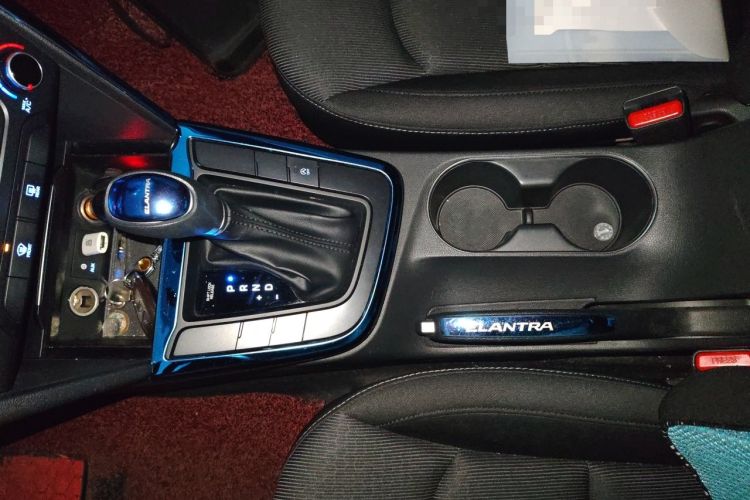 Used Hyundai Elantra (6th Generation / Lingdong) 2018 1.4T Dual-Clutch Xuan Dong · Dynamic Edition Gear Lever