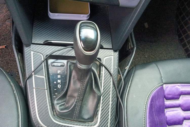 Used Hyundai Elantra (6th Generation / Lingdong) 2018 1.6L Automatic 15th Anniversary Special Edition Gear Lever