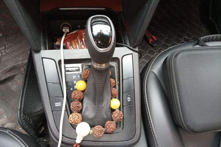 Used Hyundai Elantra (6th Generation / Lingdong) 2018 1.4T Dual-Clutch Xuan Dong · Dynamic Edition Gear Lever