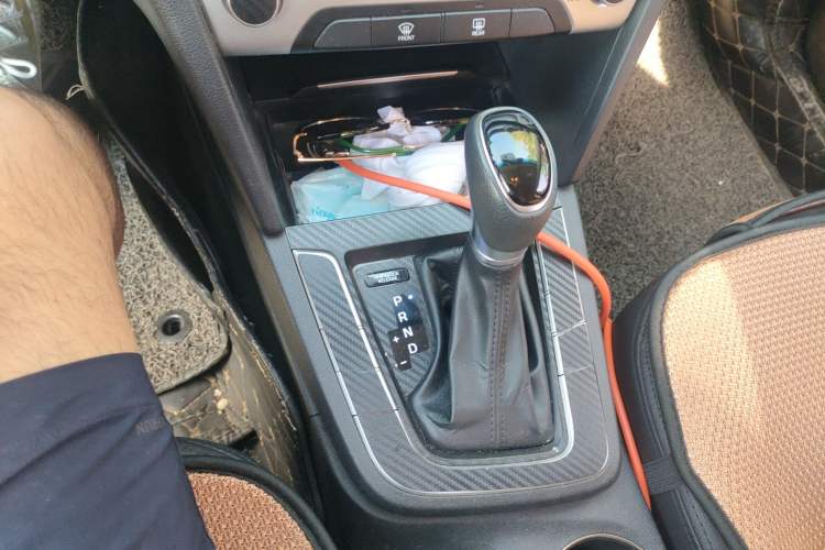Used Hyundai Elantra (6th Generation / Lingdong) 2018 1.6L Automatic 15th Anniversary Special Edition Gear Lever