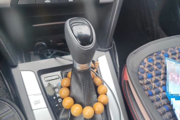 Used Hyundai Elantra (6th Generation / Lingdong) 2018 1.6L Automatic 15th Anniversary Special Edition Gear Lever