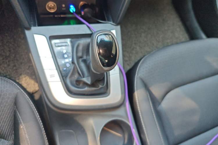 Used Hyundai Elantra (6th Generation / Lingdong) 2018 1.6L Automatic 15th Anniversary Special Edition Gear Lever