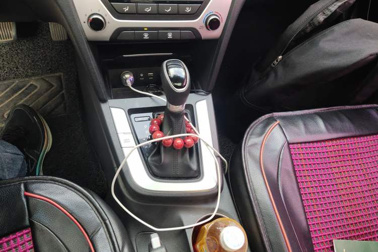 Used Hyundai Elantra (6th Generation / Lingdong) 2018 1.6L Automatic 15th Anniversary Special Edition Gear Lever