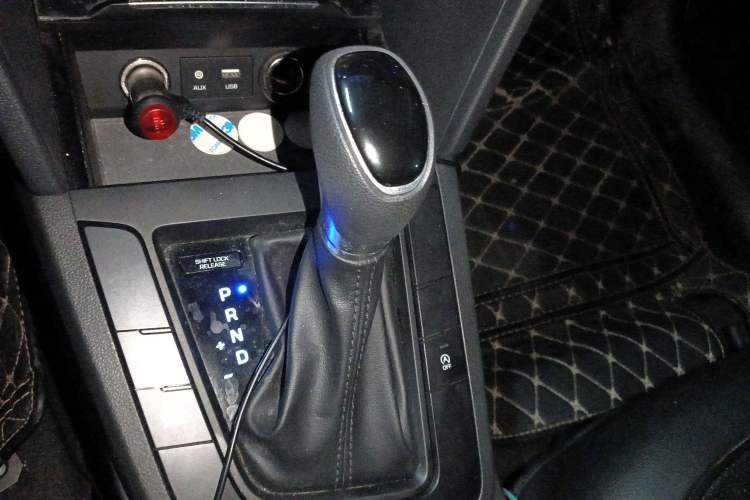 Used Hyundai Elantra (6th Generation / Lingdong) 2018 1.4T Dual-Clutch Xuan Dong · Dynamic Edition Gear Lever