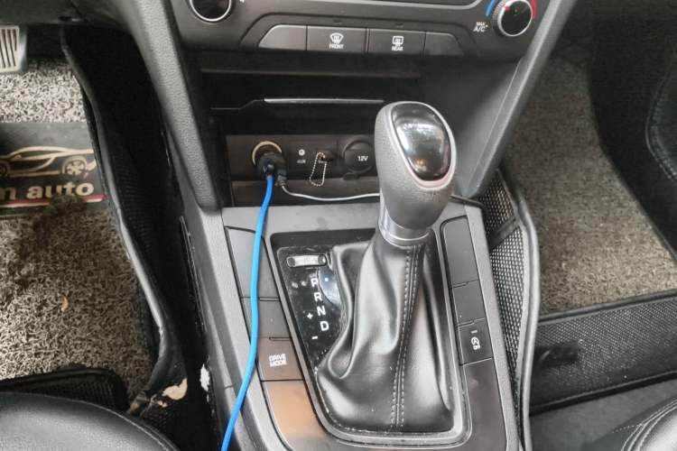 Used Hyundai Elantra (6th Generation / Lingdong) 2018 1.4T Dual-Clutch Xuan Dong · Dynamic Edition Gear Lever