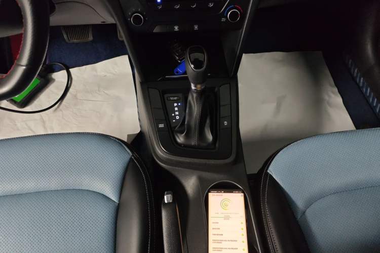 Used Hyundai Elantra (6th Generation / Lingdong) 2018 1.4T Dual-Clutch Xuan Dong · Dynamic Edition Gear Lever
