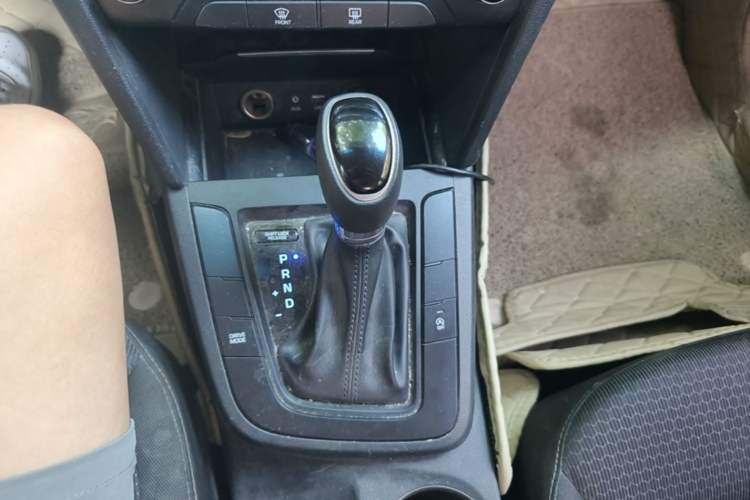 Used Hyundai Elantra (6th Generation / Lingdong) 2018 1.4T Dual-Clutch Xuan Dong · Dynamic Edition Gear Lever