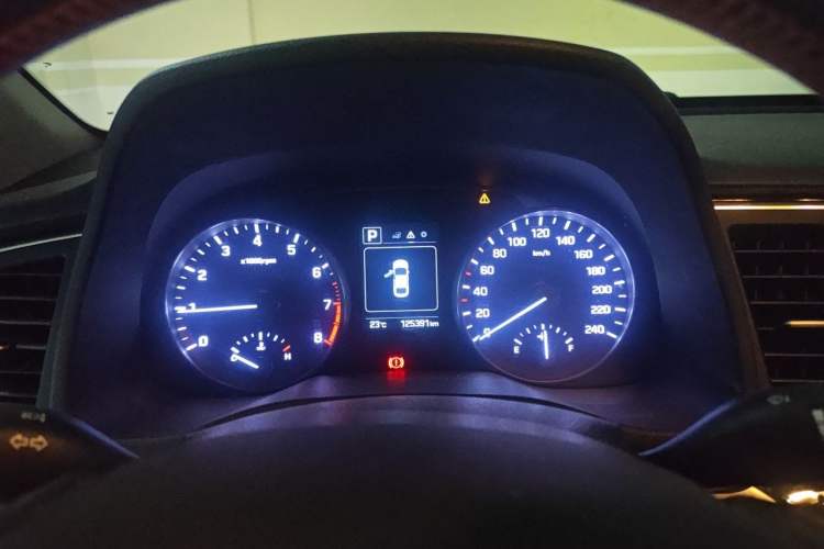 Used Hyundai Elantra (6th Generation / Lingdong) 2018 1.6L Automatic 15th Anniversary Special Edition Instrument Cluster